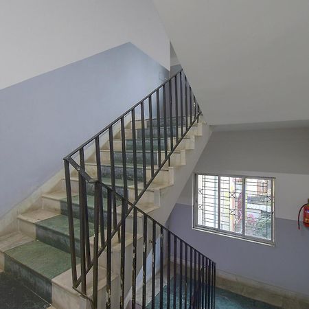 Super Collection O Bricks Inn Hazra Road Near Birla Mandir Колката Екстериор снимка