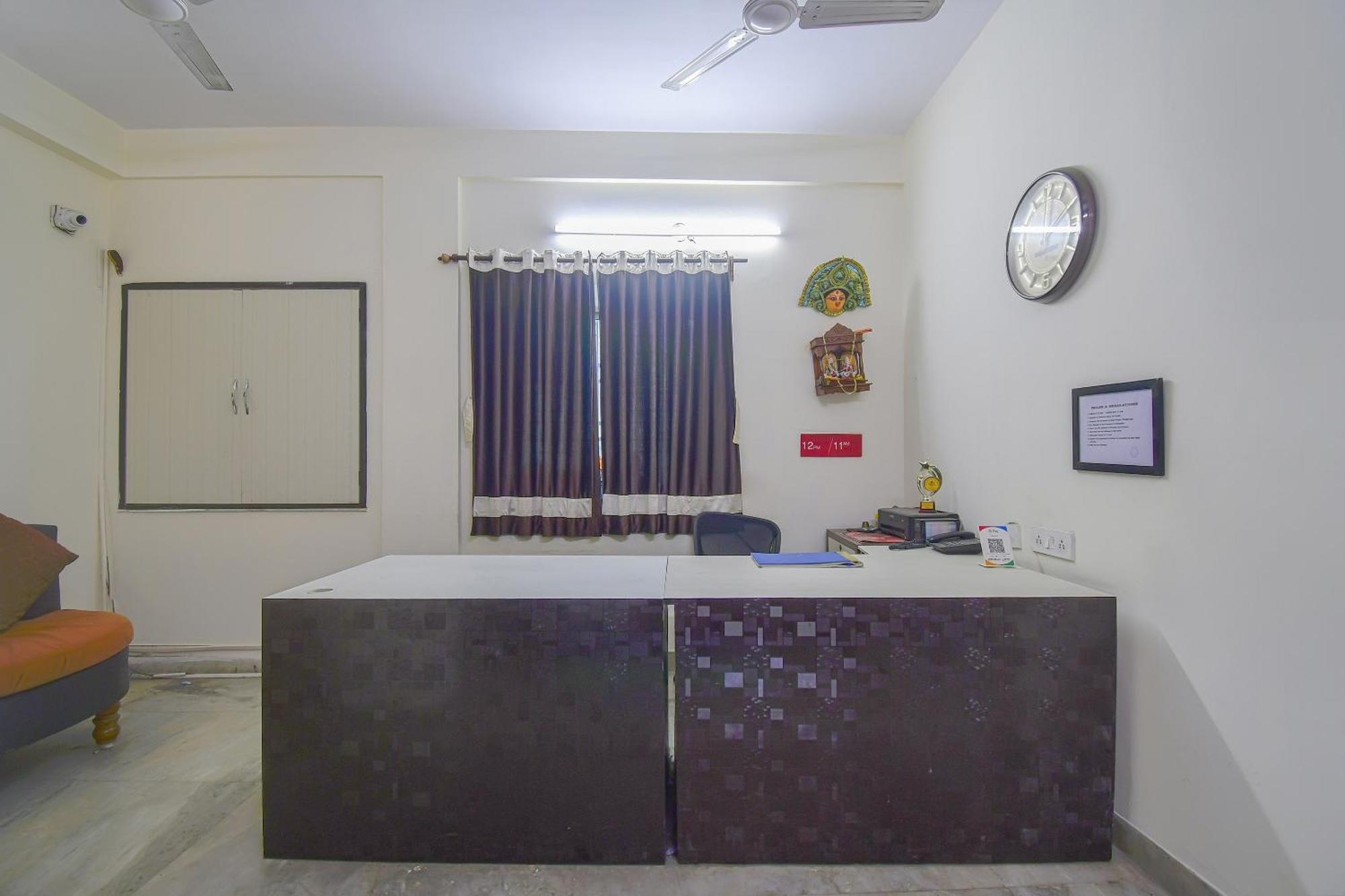 Super Collection O Bricks Inn Hazra Road Near Birla Mandir Колката Екстериор снимка